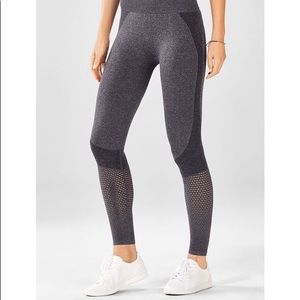 🦋Fabletics High waisted seamless mesh legging🦋